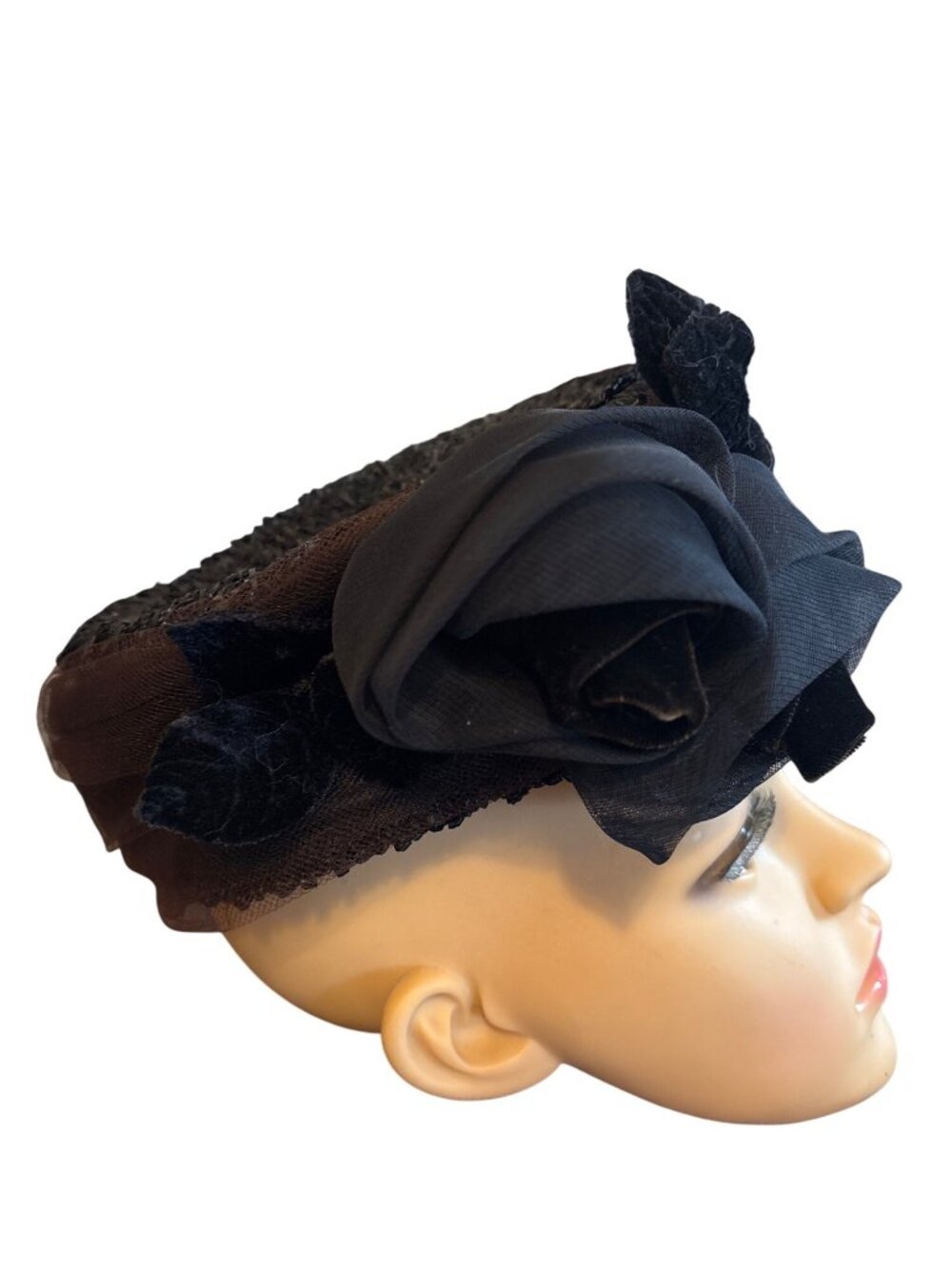 Women's Vintage Fascinator Hat Black Brown Velvet Flower Embelishment Straw VGC